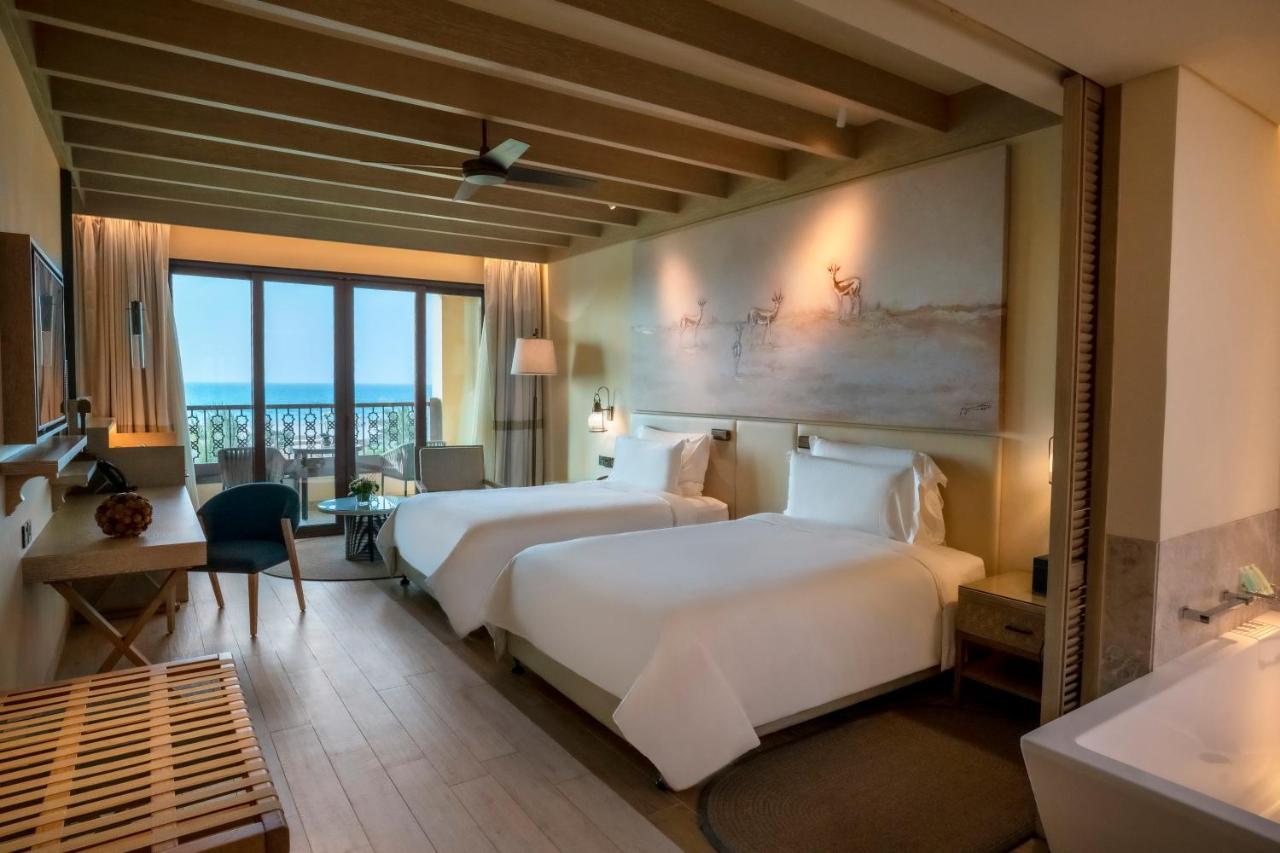 Saadiyat Rotana Resort And Villas Abu Dhabi Esterno foto Deluxe Ocean View Room
